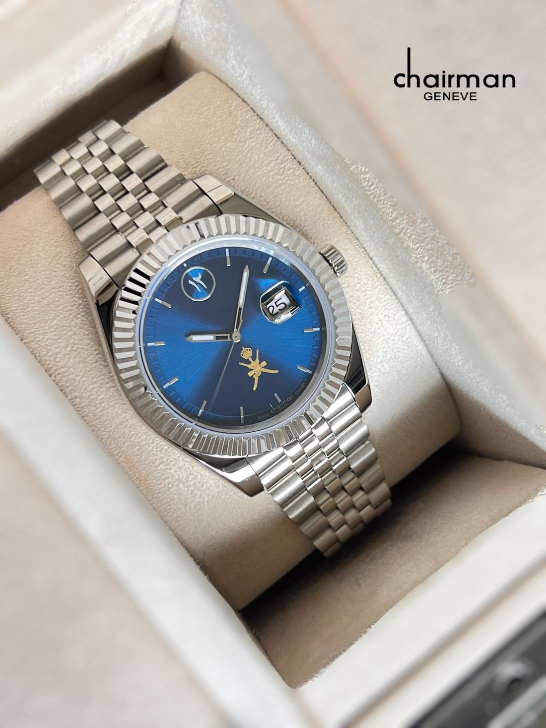 Chairman Geneve OMAN Emblem Dated Blue Dial Silver Chain Gents Watch