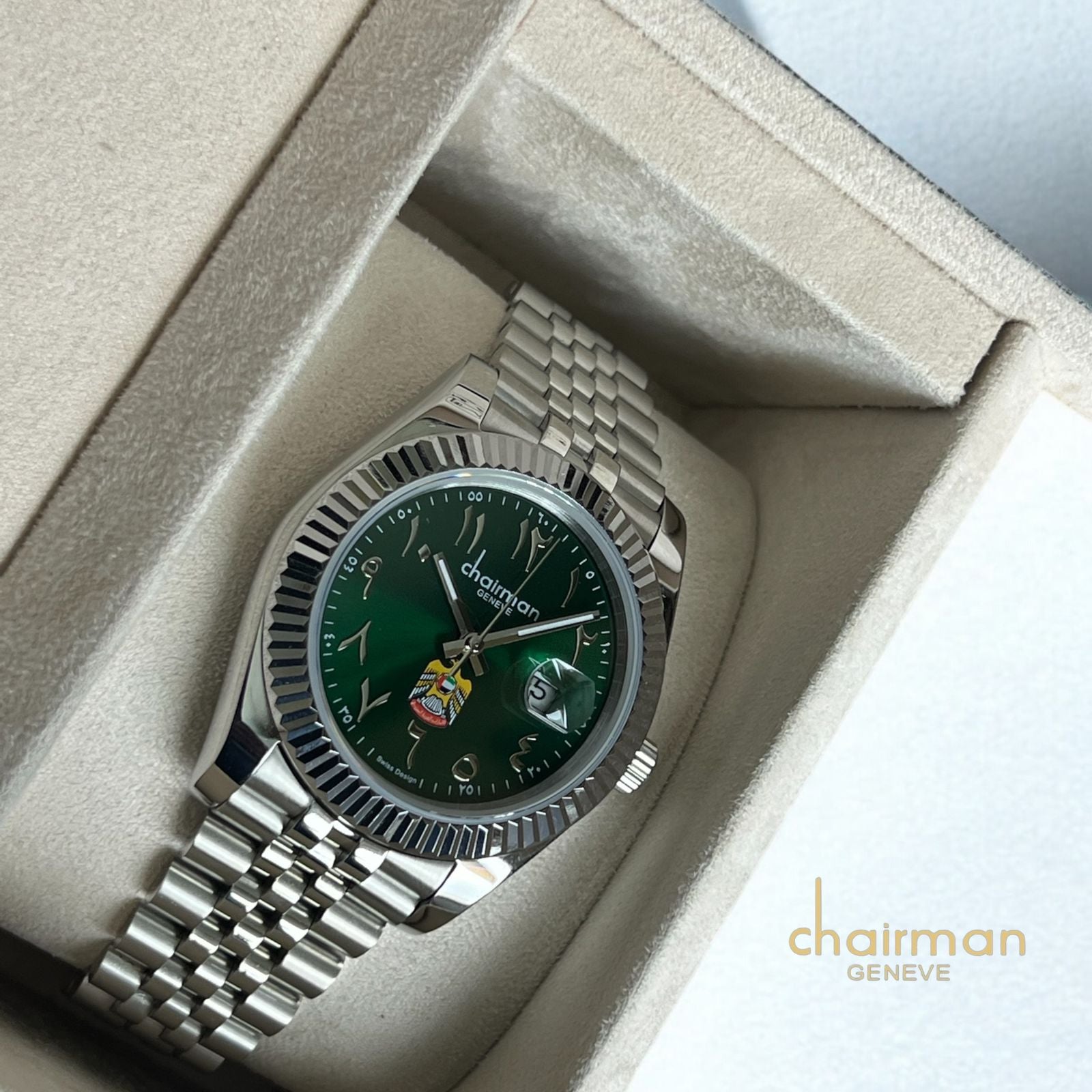 ساعة Chairman Geneve UAE Emblem عربية مؤرخة بمينا خضراء وسوار فضي للرجال