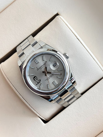Superlative Chronometer Chairman Geneve Dated Baby Grey Dial Silver Chain Gents Watch