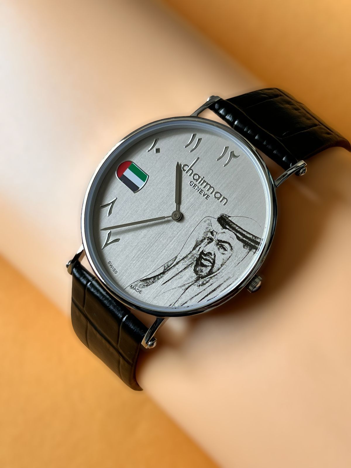 ساعة Chairman رمادية اللون بحزام أسود وأرقام عربية